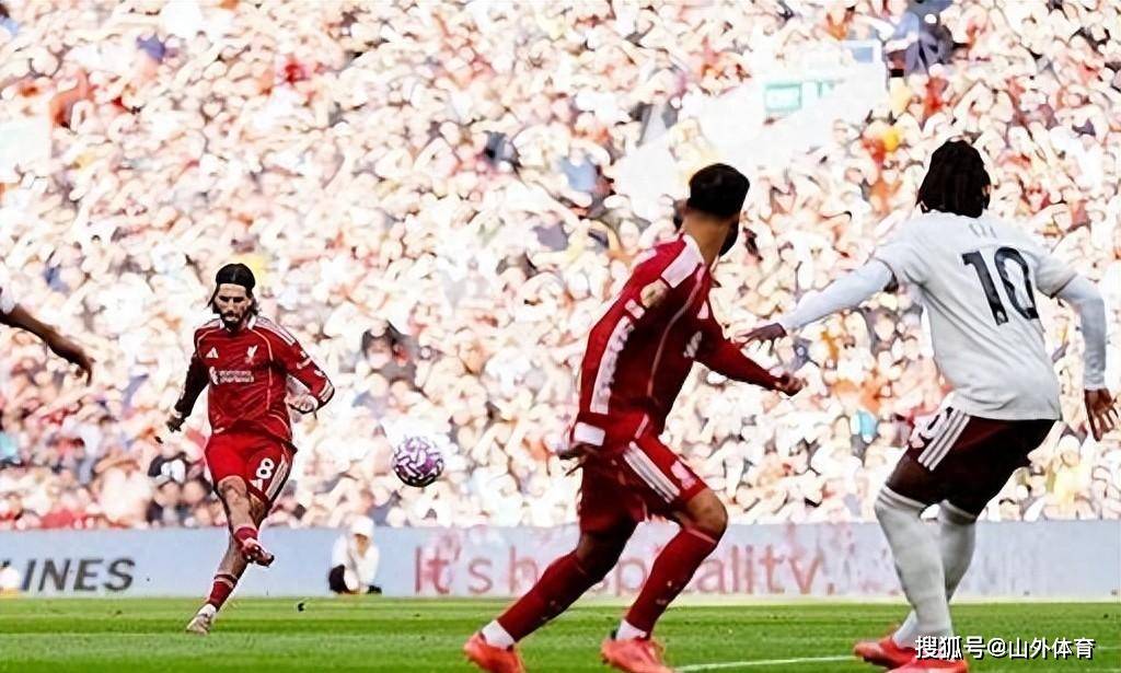 西亚卡姆重返赛场,败北首场状态出色,阿森纳观众沸腾!再创辉煌时刻 西亚卡姆重返赛场,败北首场状态出色,阿森纳观众沸腾!再创辉煌时刻